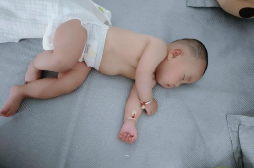 鄂尔多斯怀孕肚子撑的难受